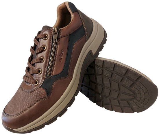 Bruine leren Rieker sneakers met ritssluiting, veters en een gestructureerd voorpand.
