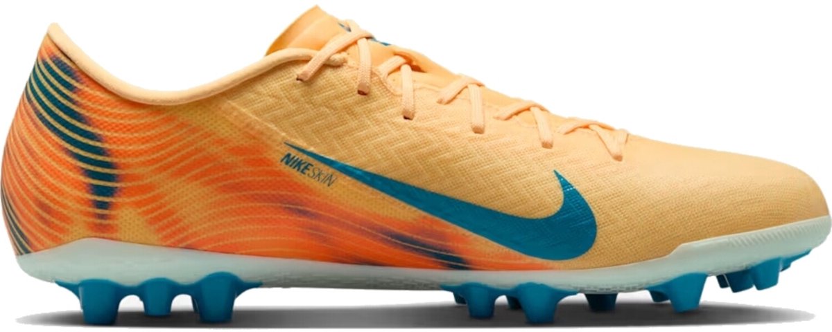 Nike Mercurial Vapor 16 voetbalschoenen in oranje, maat 42.5, met verbeterde Air Zoom unit voor extra snelheid.