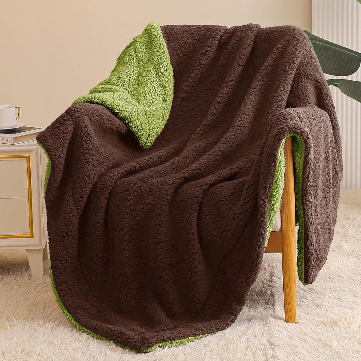 Knusse Fleece Deken Dik en Omkeerbaar voor Bank en Bed 130 x 150 cm Olijfgroen Koffiebruin