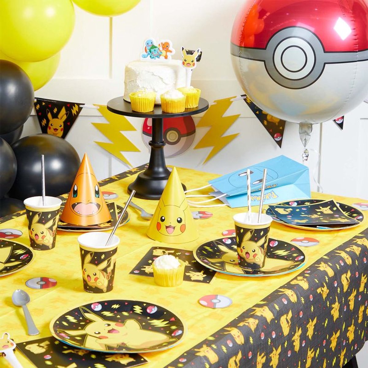 Amscan Pokemon themafeest gebaksbordjes - 8x - zwart/geel - karton - D18 cm