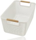 Witte kunststof mand met ruitpatroon en houten handvatten.