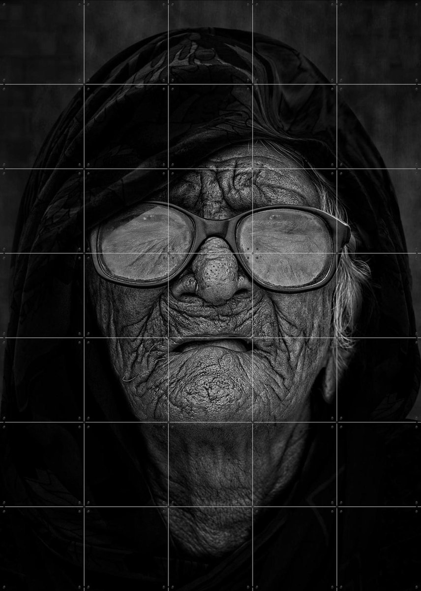 IXXI Grandma, Sayyed Nayyer Reza & Various - 100 x 140 cm - Gratis ophangtool - Grote wanddecoratie en posters - Fotografie, Klassiek, Vintage