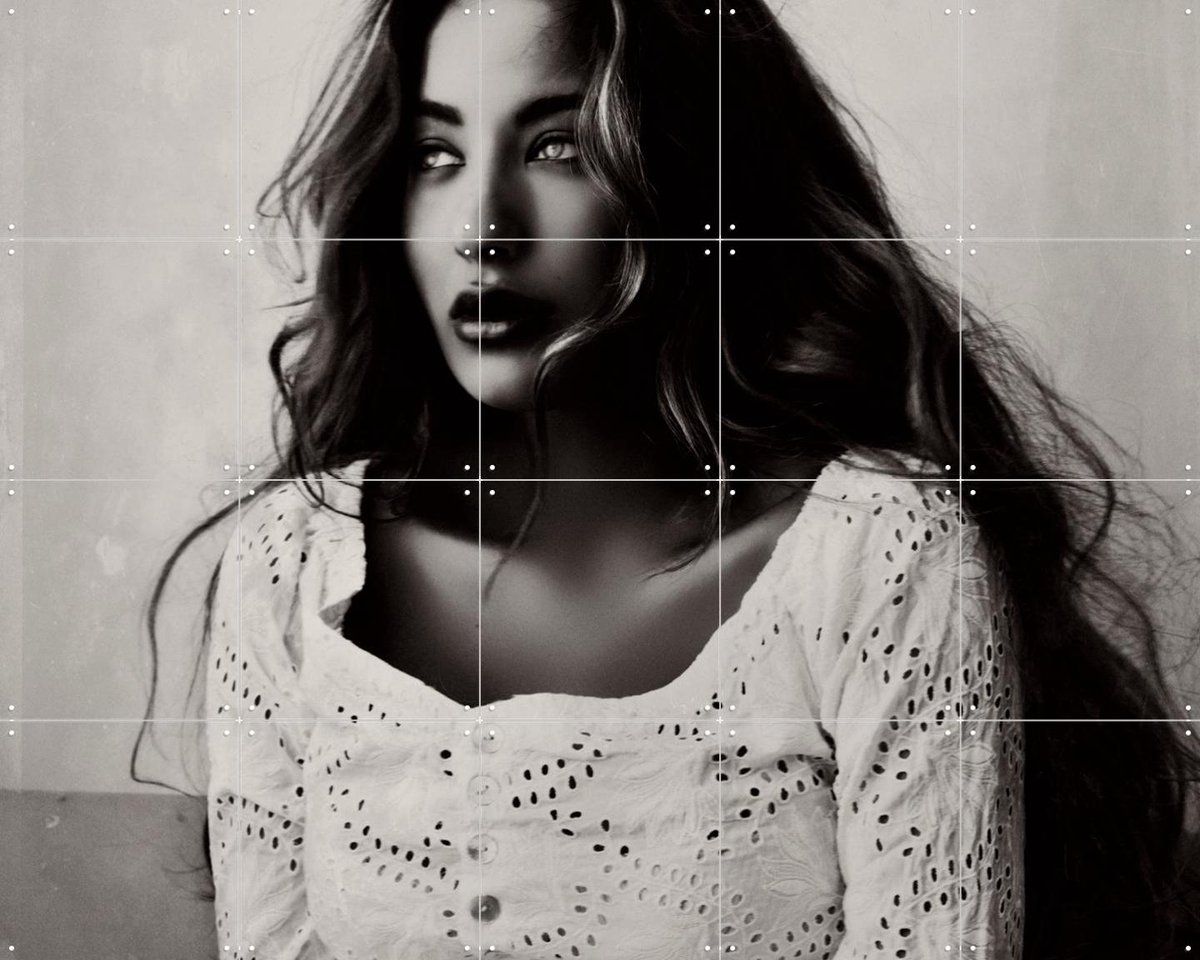 IXXI Busstop, STUDIO HANNAH LEMHOLT - 100 x 80 cm - Gratis ophangtool - Grote wanddecoratie en posters - Fotografie, Woonkamer, Slaapkamer, Mode
