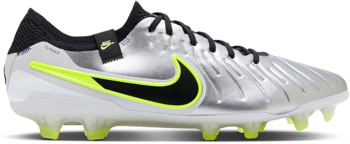 Nike Tiempo Legend 10 Elite FG voetbalschoenen voor heren, maat 43, zilver met zwarte en gele details.