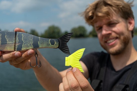 Ultimate Collos X-Glide Swimbait Flash Roach 24cm (124g) - Swimbait van Merkloos — afbeelding 4