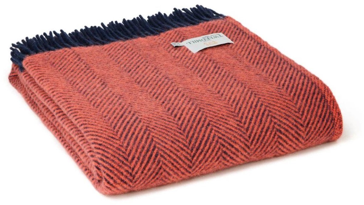 Tweedmill Plaid Herringbone Flamingo & Navy - 150x183 - Nieuw Wol - Tweedmill UK Blauw