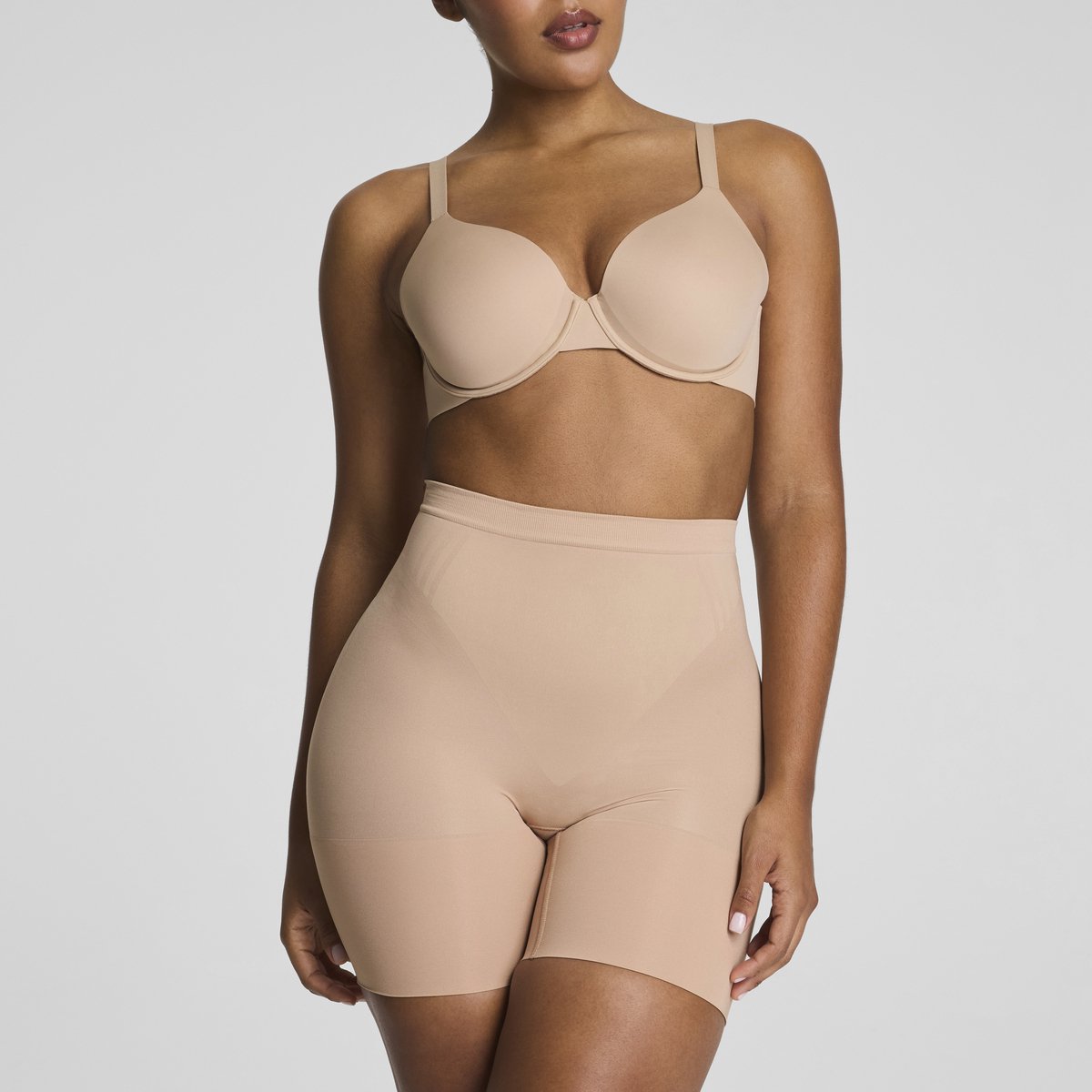 SPANXsculpt GoFigure Midthigh Short - Kleur Chai - Maat S
