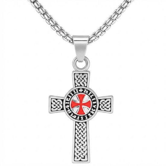 Collier à maillons argentés avec pendentif croix orné d'un symbole rouge et blanc au centre et d'un motif tressé sur les bras.