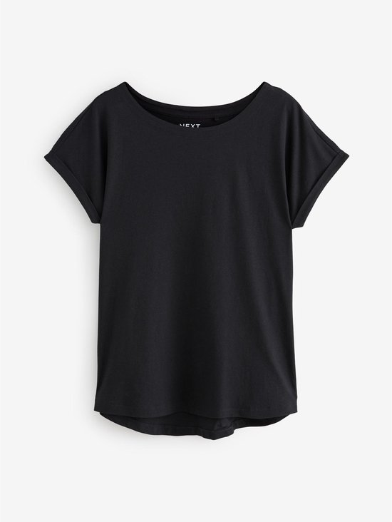 Zwarte T-shirt met korte opgerolde mouwen en ronde hals.