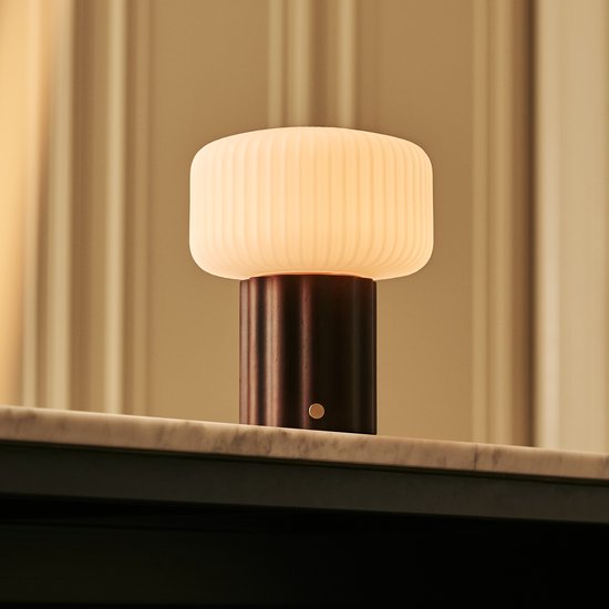 Tavellio Robin Oplaadbare Tafellamp – H20 – Hout en Glas – Donkerbruin