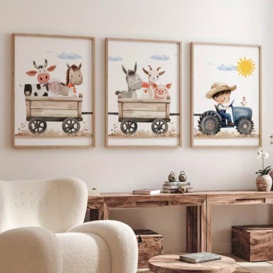 Trois impressions pour enfants encadrées montrant des animaux de ferme dans une charrette et un garçon sur un tracteur bleu.