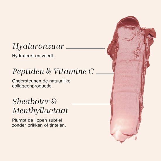 Textuurstaal van lippenstift in een roze-bruine tint. Ingrediënten: Hyaluronzuur, Peptiden & Vitamine C, Sheaboter & Menthylactaat.
