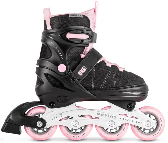 Zwarte skeelers met roze wielen en roze voering. "Movino Cruzer One" staat op de zool.