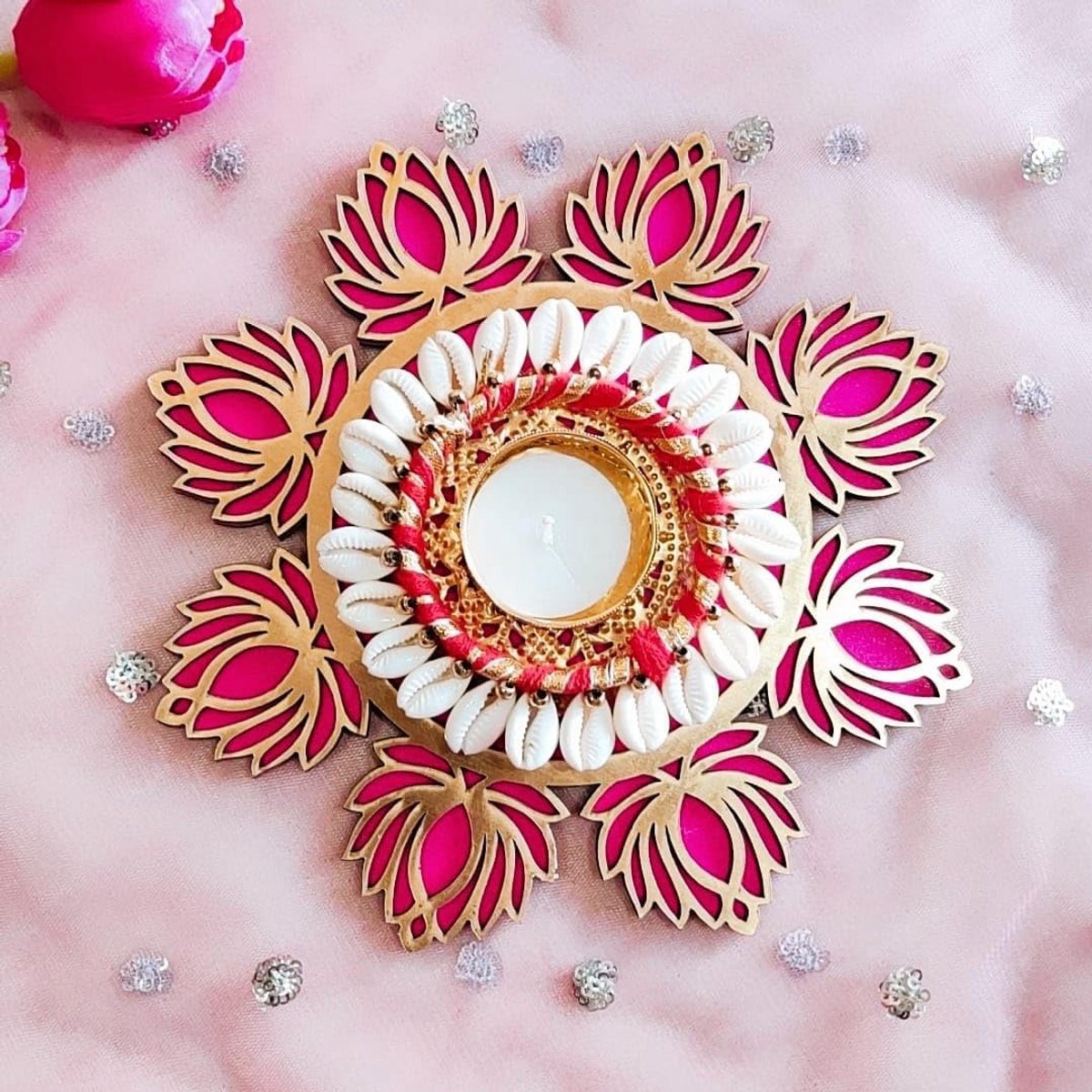 Handgemaakte MDF Lotus theelichtkaarsenhouder met schelp theelicht Rangoli Diya/Kaarsen Set voor woondecoratie | Diwali Laxmi Pooja Diya (Pack van 1)