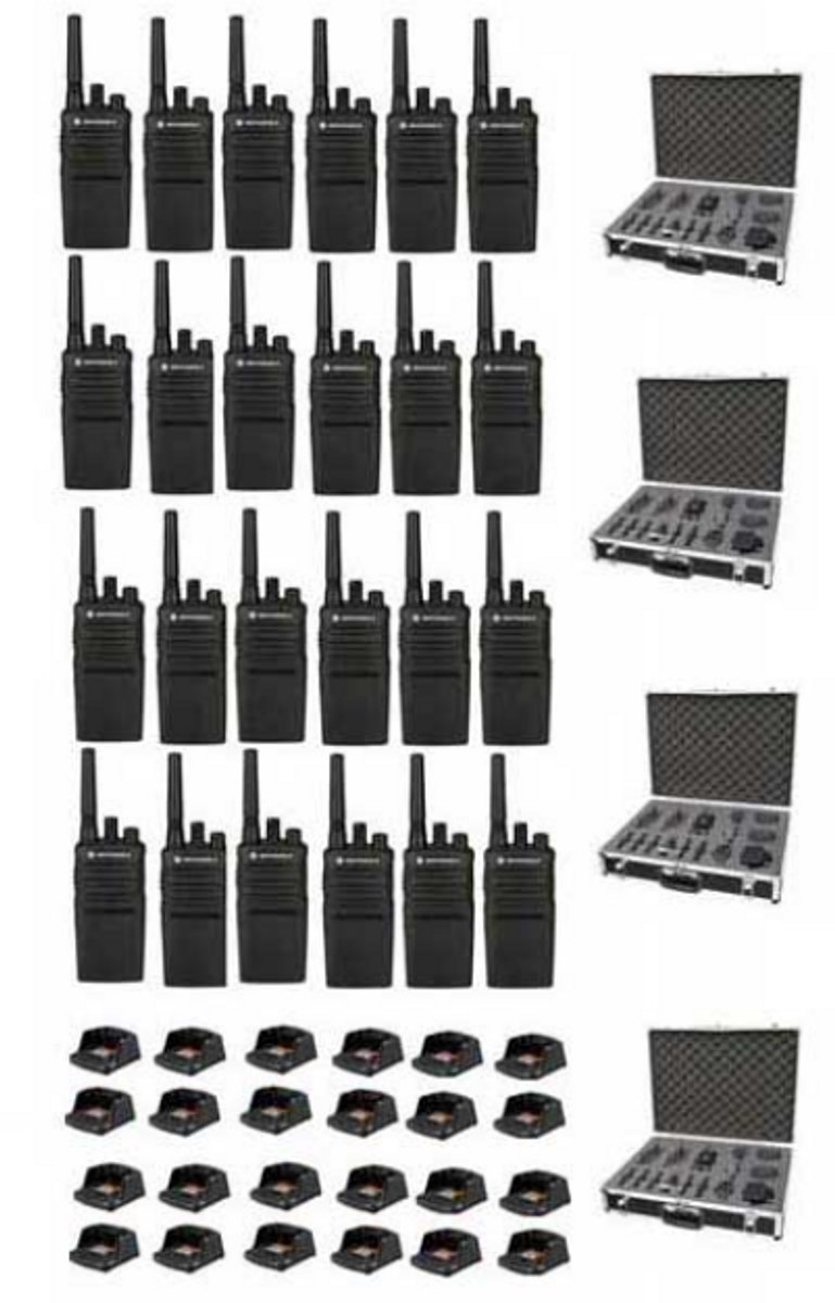 Set van 24 Motorola XT420 UHF IP55 PMR446 Portofoon met laders en koffer