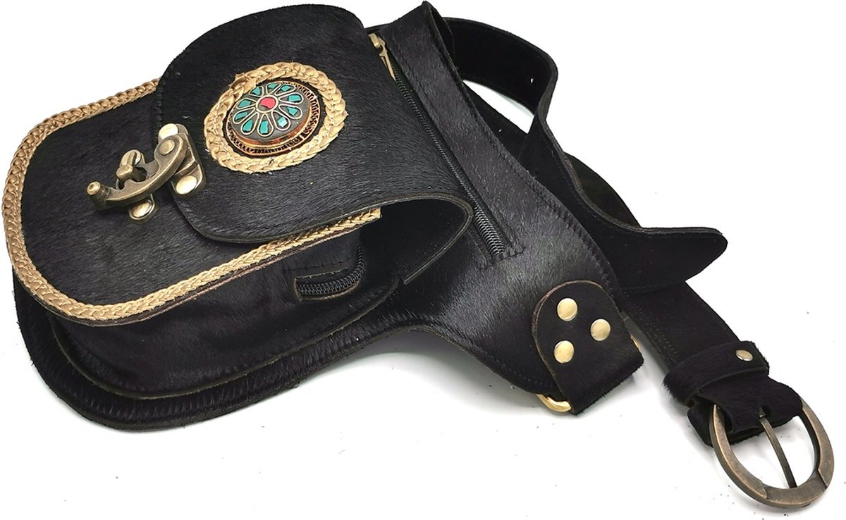 Koeienhuid heuptas met haakje en speels ornament - Festivaltasje Koeienhuid - Ibiza Stijl Heuptas - Zwart