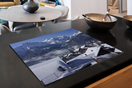 KitchenYeah® Inductie beschermer 70x52 cm - Wintersport resort in Zwitserland - Kookplaataccessoires - Afdekplaat voor kookplaat - Inductiebeschermer - Inductiemat - Inductieplaat mat