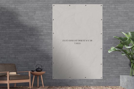 Tuinposter tekst - Tuinschilderijen - Taupe - Zandkleur - Een echte hovenier is net onkruid, niet uit de tuin te krijgen - Tuinieren - Spreuk - 120x180 cm - Tuindoeken voor buiten