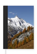 Notitieboek - Schrijfboek - De hoogste berg tijdens de herfst in het Park Hohe Tauern in Oostenrijk - Notitieboekje klein - A5 formaat - Schrijfblok