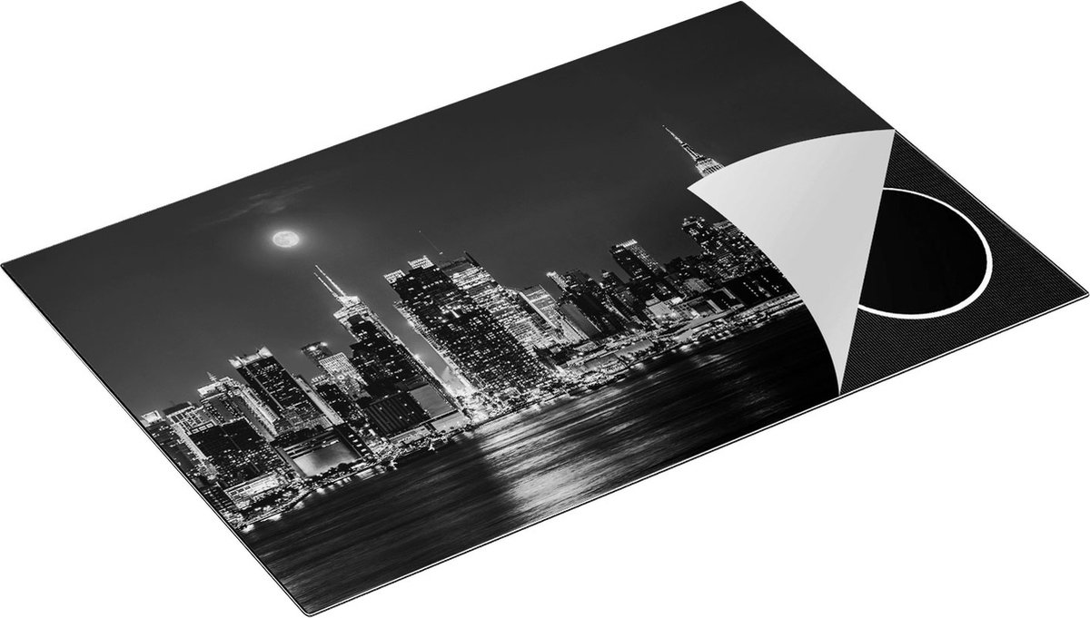 Chefcare Inductie Beschermer Verlichte Skyline van New York met Volle Maan - Zwart Wit - 80x55 cm - Afdekplaat Inductie - Kookplaat Beschermer - Inductie Mat
