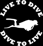GoedeDoelen.Shop | Auto Sticker Live To Dive Zilver | Autosticker | Scuba Sticker | Scuba Duiker | Scootersticker | Weerbestendig | Diepzee Duiken | Under The Sea | Padi | Diving | Duiksport | Watersport | Oceans | Afmeting ca 17 x 18 CM