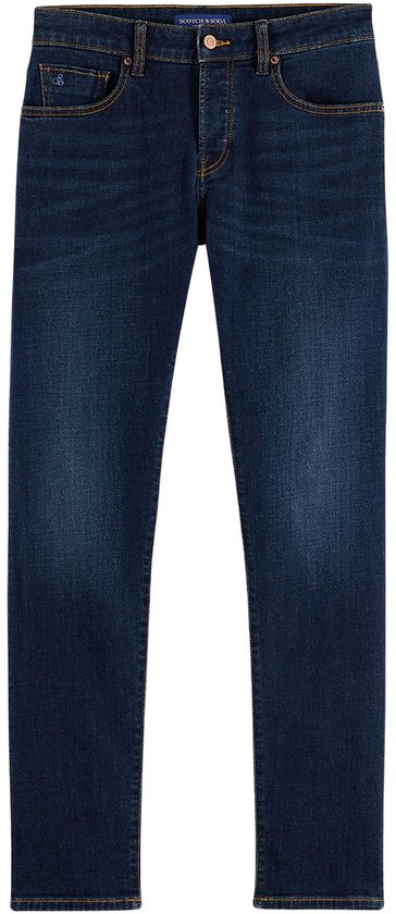 Donkerblauwe jeans met subtiele wassing en kont kontrast stiksels.