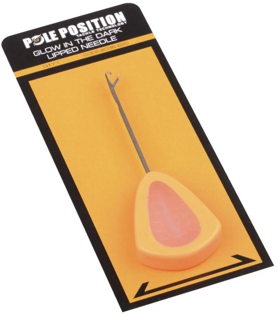 Oranje lipped needle met een doorzichtige, gloeiende kern, op een gele kaart met 'POLE POSITION GLOW IN THE DARK LIPPED NEEDLE' erop.