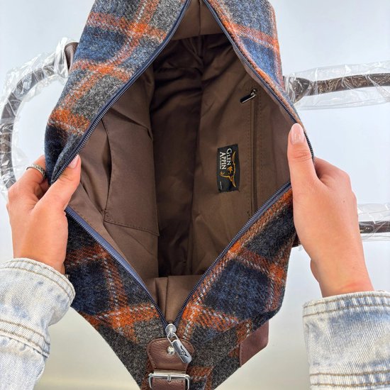 Sac Harrs Tweed, Tartan grs nor et rouge, sac à man en lane