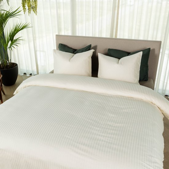 Kayori Elin Dekbedovertrek Katoensatijn - 260x200-220 cm +2 slopen - Lits-jumeaux - Offwhite van Kayori — afbeelding 3