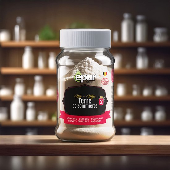 Epur Terre de Sommières pot met wit poeder, op een plank in een apotheek.