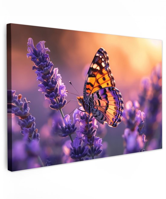 Tuinschilderij voor buiten 90x60 cm - Tuindecoratie Bloemen - Vlinder - Lavendel - Bloem - Natuur - Tuinposter op canvas - Tuin muurdecoratie - Buitenschilderij decoratie - Schutting wanddecoratie - Buitencanvas