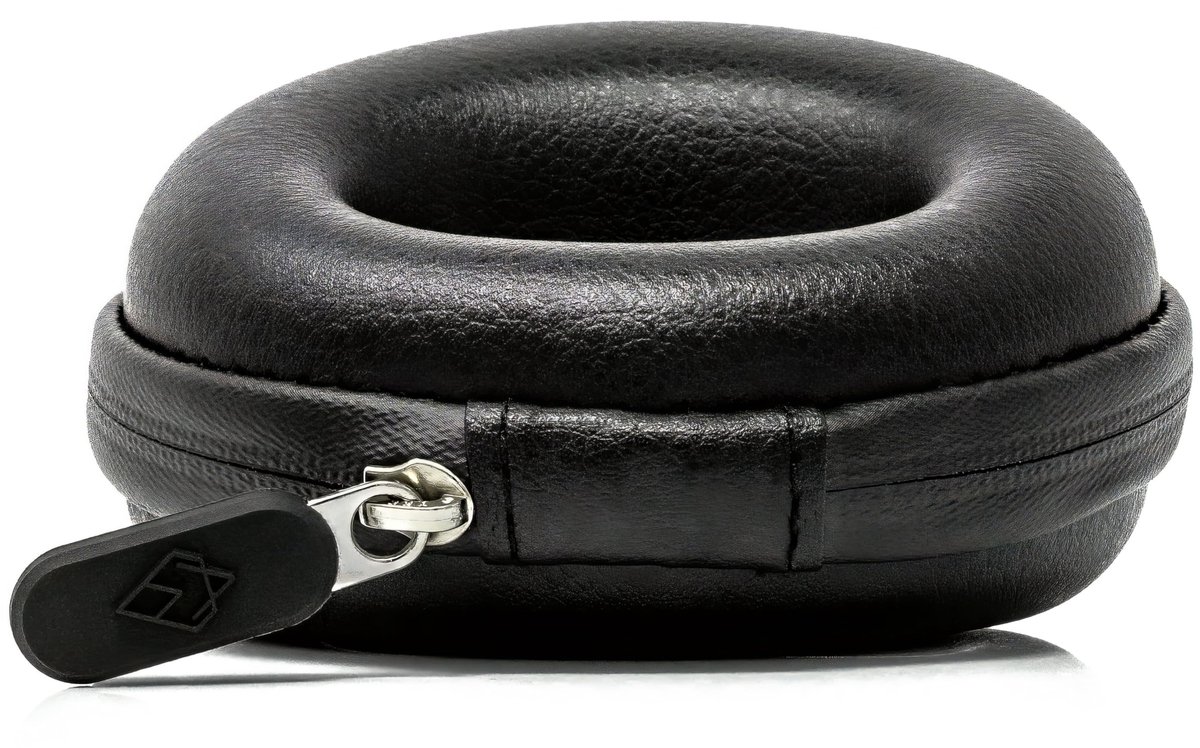 AKIELO Horlogekast - Reishorlogebox met schoonmaakdoekje en geschenkdoos - Voor heren- en dameshorloges en smartwatches tot 54 mm (Full Black Edition)