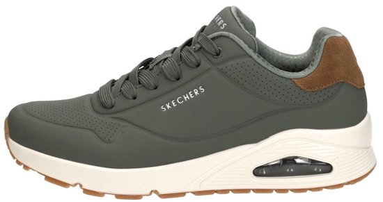 Groene Skechers sneaker met bruine suède hiel en witte zool met luchtkussen.