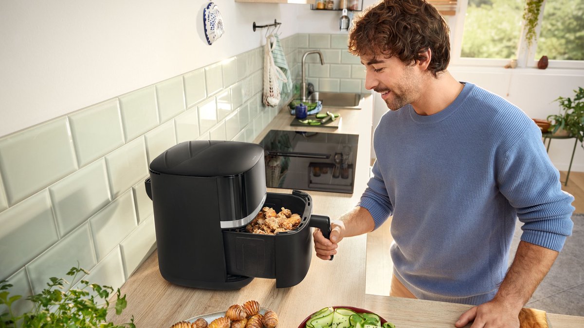 Afbeelding 3 van Bosch MAF462B0 Airfryer - Serie 4 - 6,1L - Ontdooifunctie - Dual heating - Warmhoudfunctie - 7 programma's - Tot 4 personen - Zwart