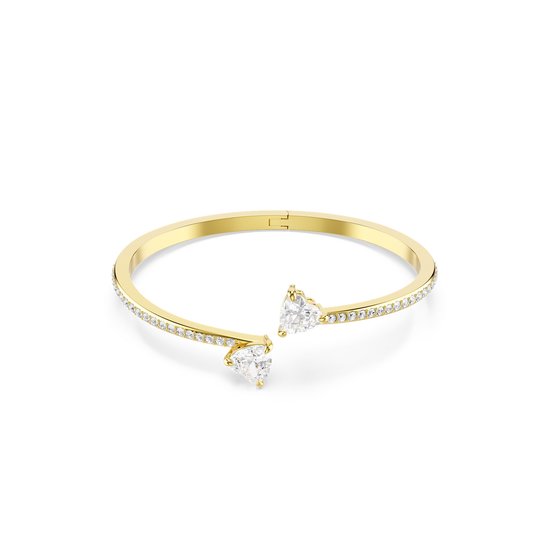 Gouden armband met open uiteinden, versierd met hartvormige stenen en zirkonia.