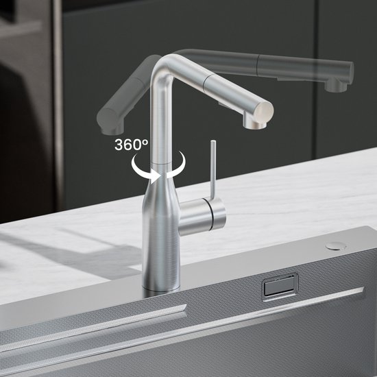Rvs keukenkraan met uittrekbare uitloop die 360 graden kan draaien.