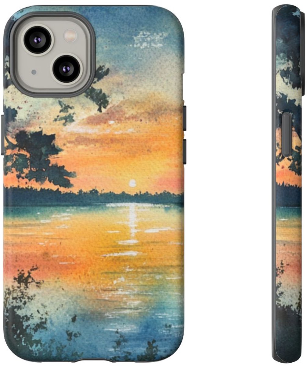 Zeilboot op Meer bij Schemering in Aquarel – Telefoonhoesje Geschikt voor iPhone 14