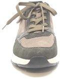 Vooraanzicht bruine Gabor sneaker met veters en rits.