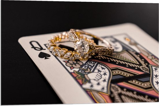 Dibond - Schoppen Vrouw met Diamanten ring - 90x60cm Foto op Aluminium (Wanddecoratie van metaal)