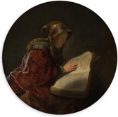 Dibond Wandcirkel - Oude meesters - Oude lezende vrouw, Rembrandt van Rijn, 1631 - 140x140cm Foto op Aluminium Wandcirkel (met ophangsysteem)