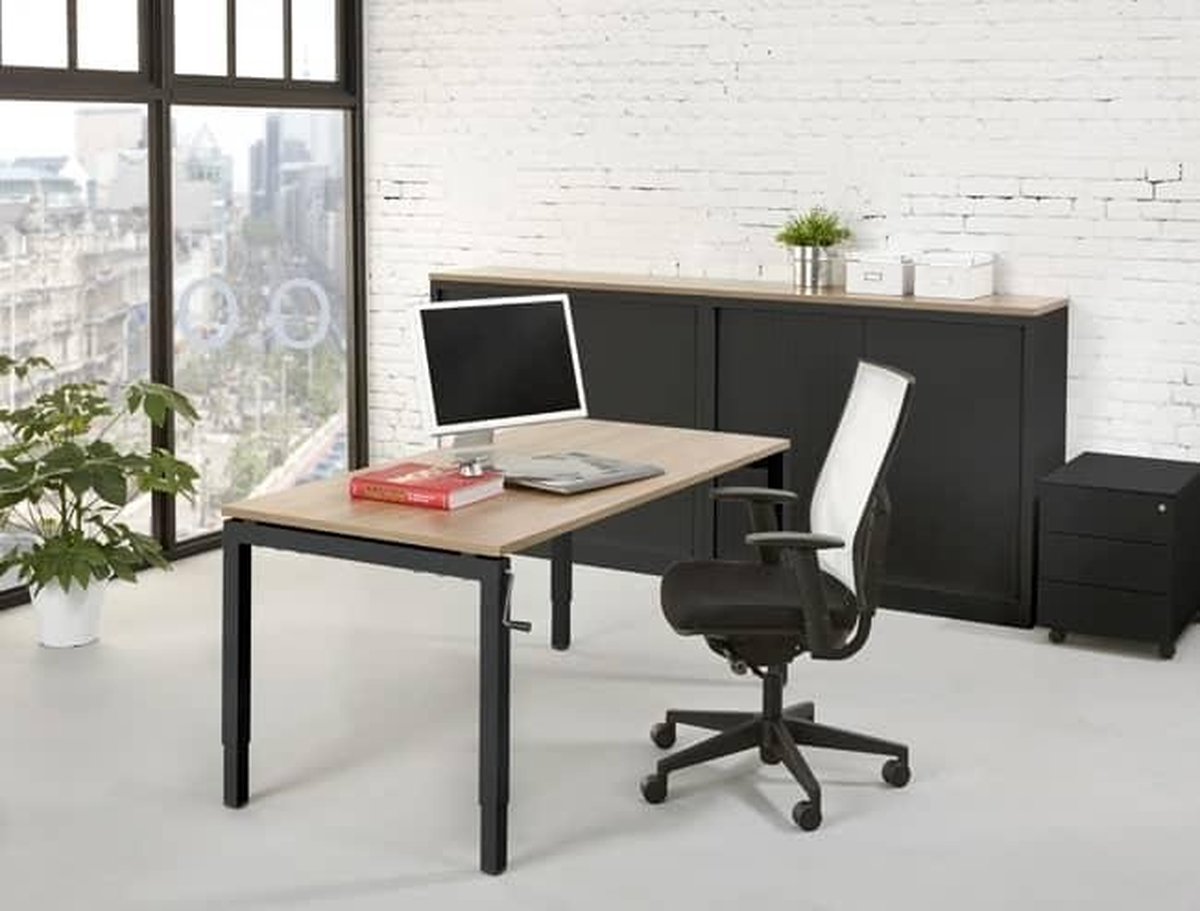 ABC Kantoormeubelen 4 poots slinger verstelbaar bureau zit/zit Kubus breed 180CM diep 80CM bladkleur Havanna framekleur Zwart (RAL9005) Zwart (RAL9005)/Havanna