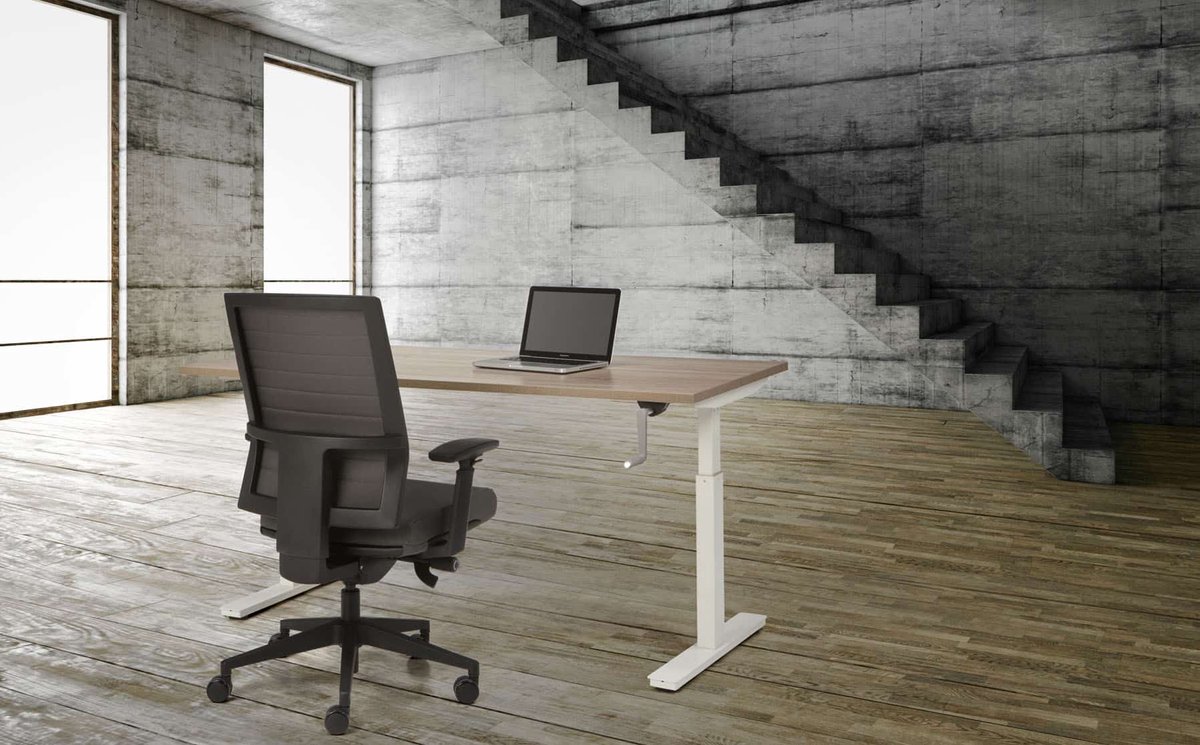 ABC Kantoormeubelen Bureau Teez Slinger zit/zit verstelbaar breed 120CM diep 80CM bladkleur Halifax Eiken framekleur Aluminium (RAL9006) Aluminium (RAL9006)/Halifax Eiken