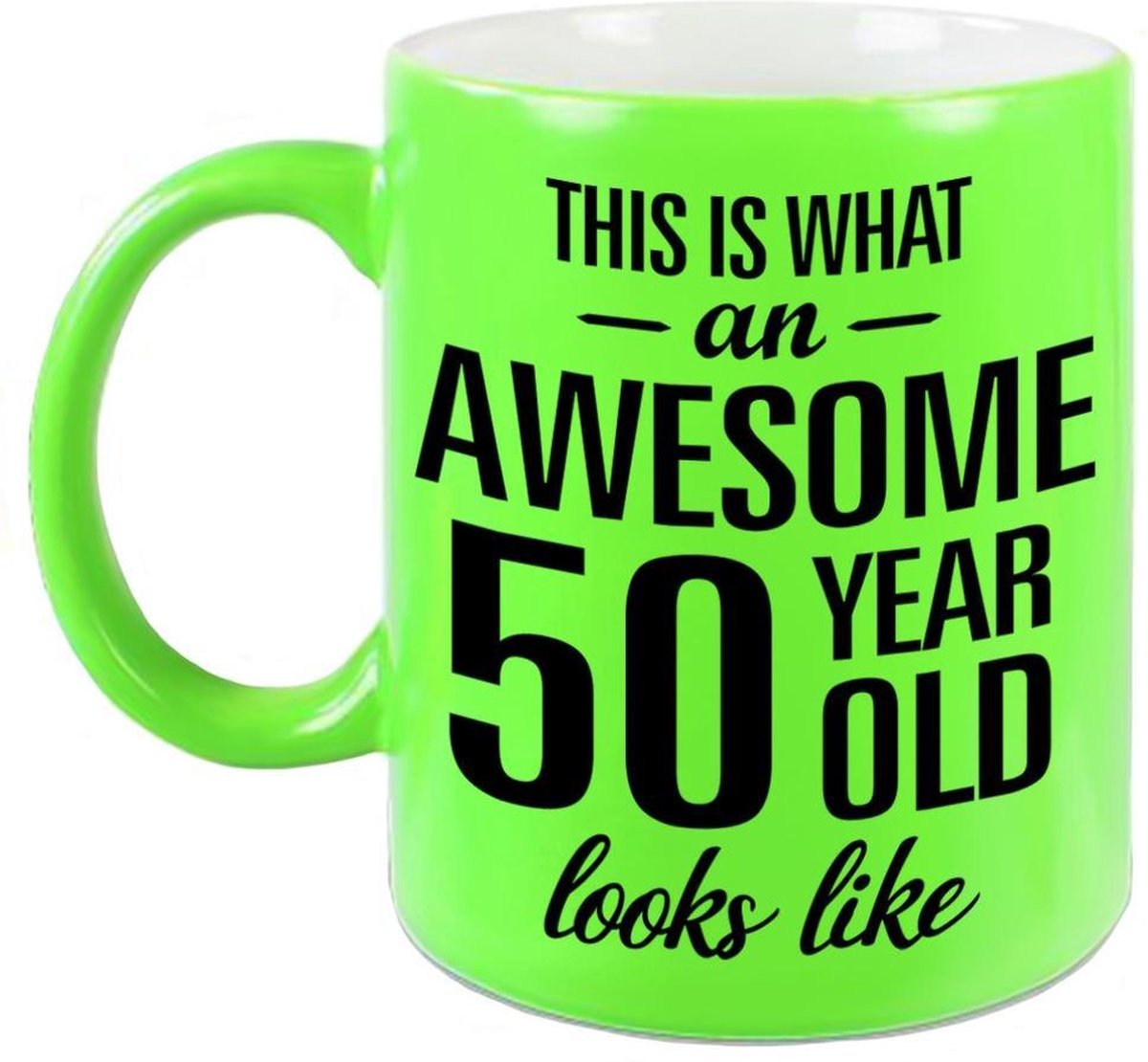 This is what an awesome 50 year old looks like cadeau mok / beker - 330 ml - neon groen - verjaardag - kado koffiemok / theebeker