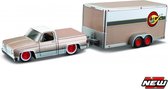 Maisto CHEVROLET 1500 1987+CAR TRAILER TOW&GO goud/wit schaalmodel 1:64