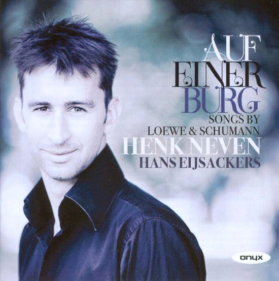 Henk Neven & Hans Eijackers - Auf einer Burg: Songs by Loewe & Schumann. Henk Neven draagt een zwart overhemd.