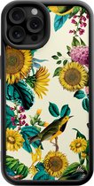 Casimoda® hoesje - Geschikt voor iPhone 12 Pro - Zonnebloemen / Bloemen - Effen telefoonhoesje met lensbescherming - TPU - Backcover - Multi