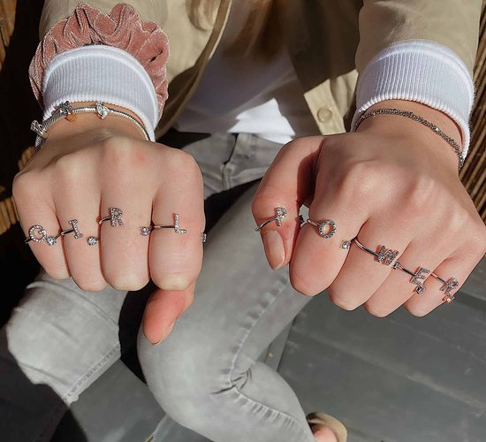 Zilveren Ringen - Letter ring R met zirkonia | Verstelbare ring met letter R | 925 Sterling Zilver - 925 Keurmerk Stempel - 925 Zilver Certificaat - In Leuke Cadeauverpakking - Moederdag tip!