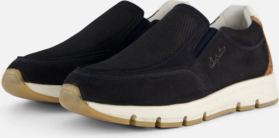 Paire de mocassins bleu marine en daim et textile avec talon marron contrastant.