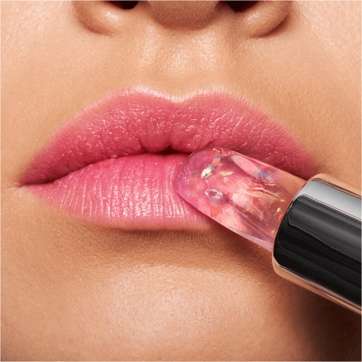 META GLOW COLOUR CHANGING LIPSTICK från essence i Transparent – produktbild