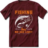 Fishing Has No Age Limit - Vissen T-Shirt | Oranje | Grappig Verjaardag Vis Hobby Cadeau Shirt | Dames - Heren - Unisex | Tshirt Hengelsport Kleding Kado - Burgundy - XXL